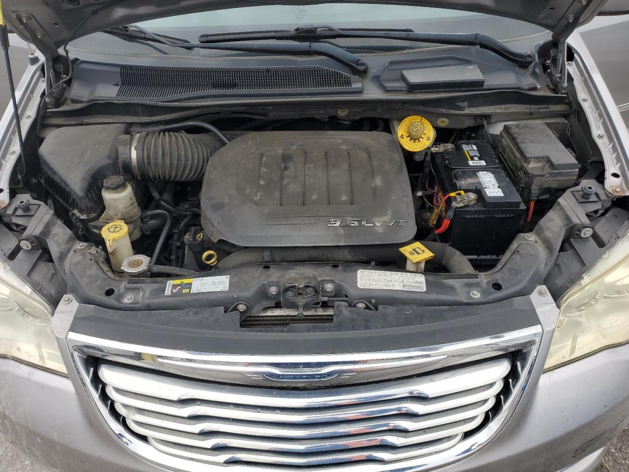 CHRYSLER TOWN & COUNTRY TOURING