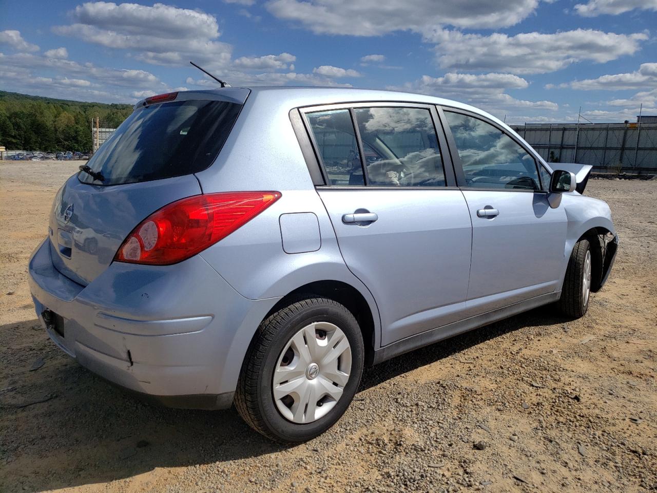 NISSAN VERSA S