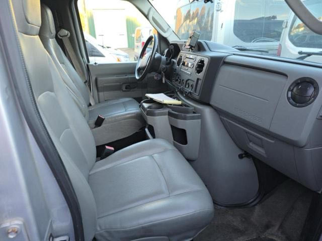 FORD ECONOLINE E250 VAN