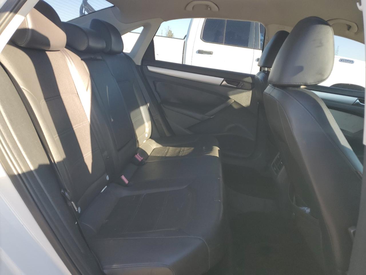 VOLKSWAGEN PASSAT SE