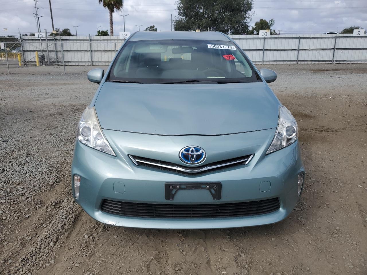 TOYOTA PRIUS V