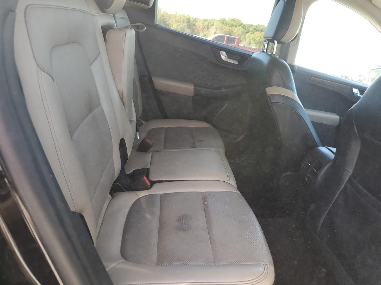 FORD ESCAPE TITANIUM