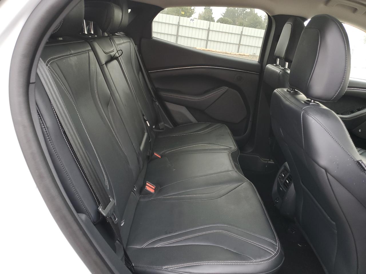 FORD MUSTANG PREMIUM