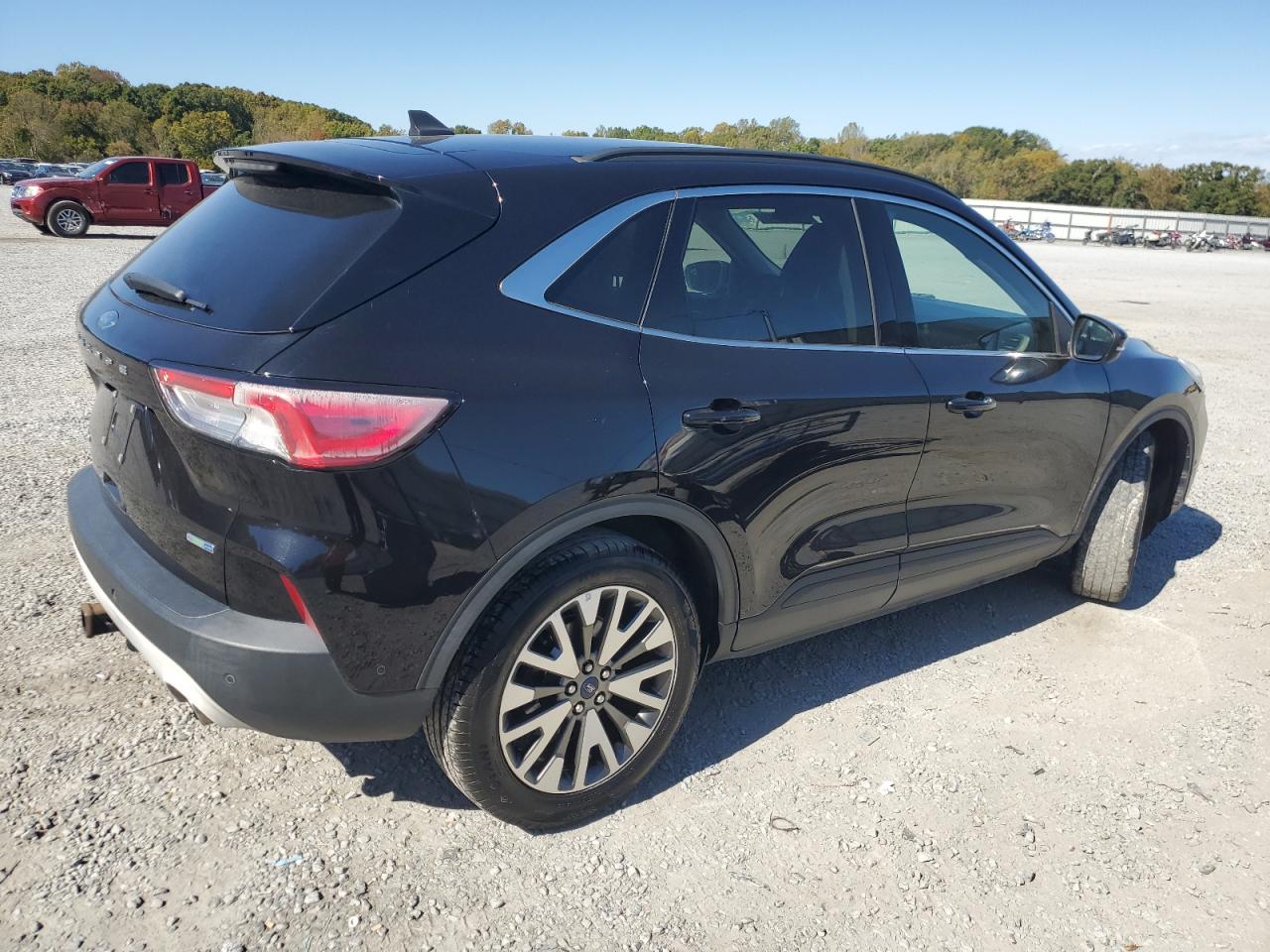 FORD ESCAPE TITANIUM