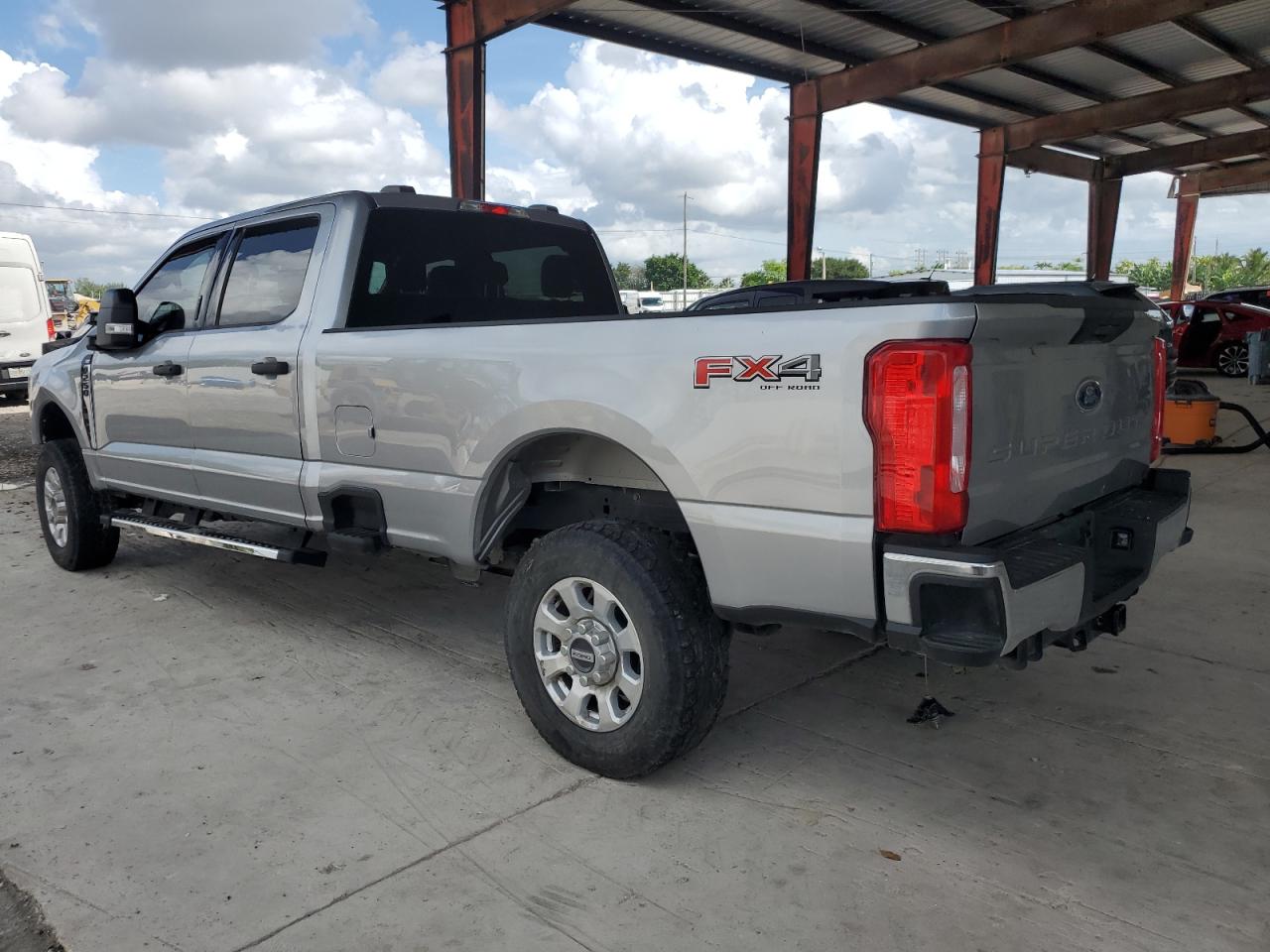 FORD F-250 SUPER DUTY