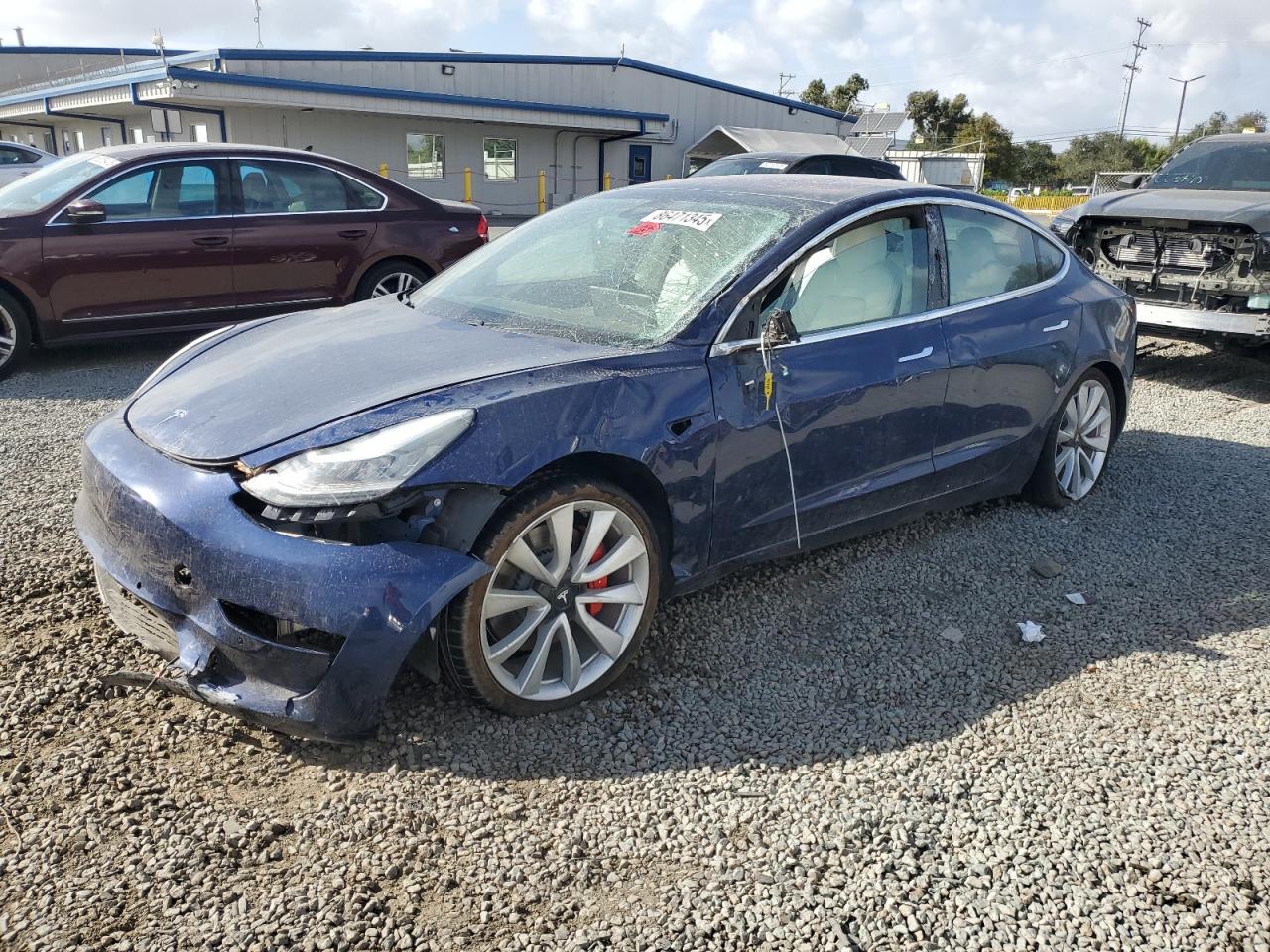 TESLA MODEL 3