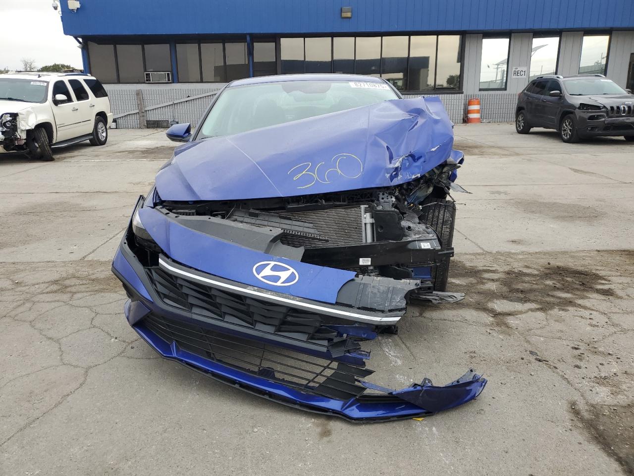 HYUNDAI ELANTRA BLUE