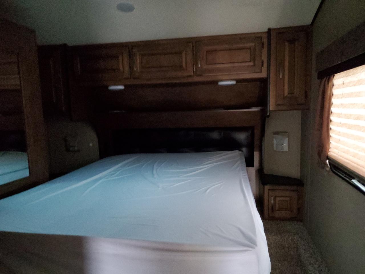 Lot #3284026861 2017 GRAND DESI REFLECTION