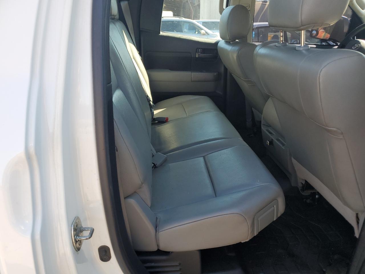 TOYOTA TUNDRA DOUBLE CAB SR5