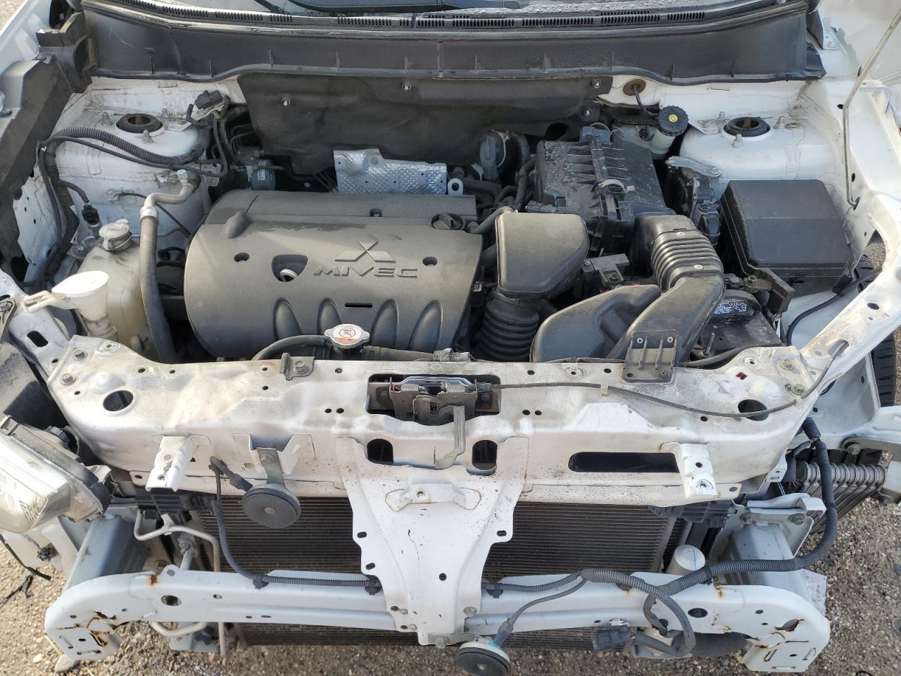 MITSUBISHI OUTLANDER ES