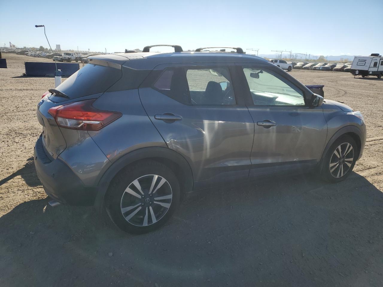 NISSAN KICKS SV
