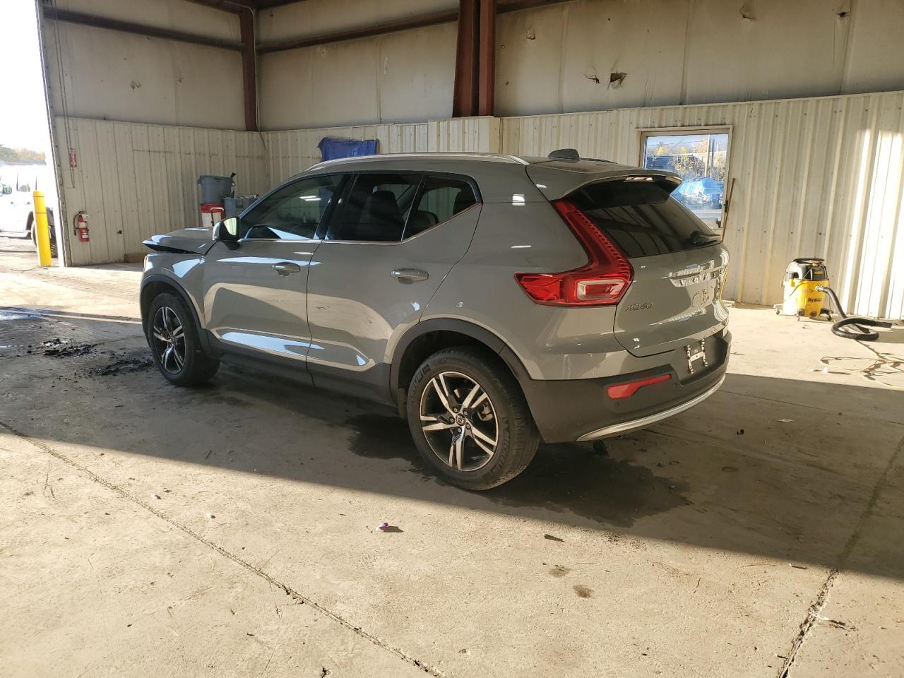 VOLVO XC40 CORE