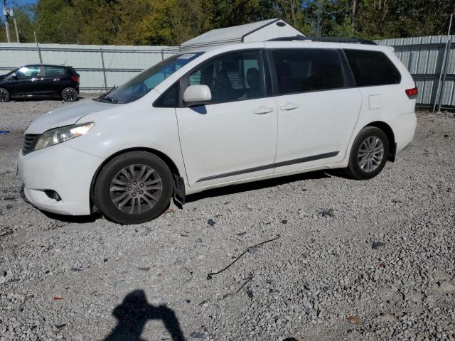 2014 TOYOTA SIENNA XLE #3304723917