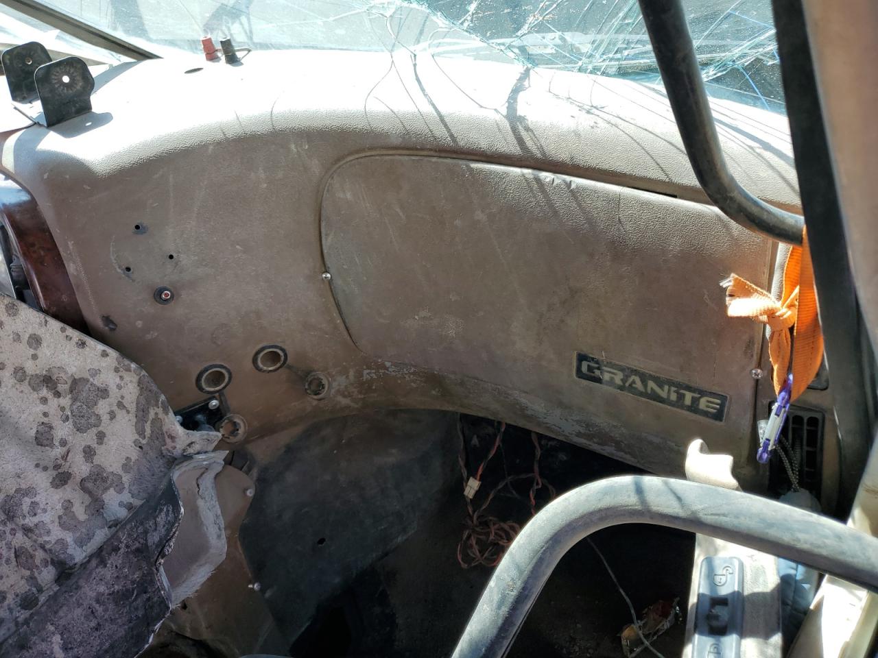 Lot #3318999314 2003 MACK 500 CV500