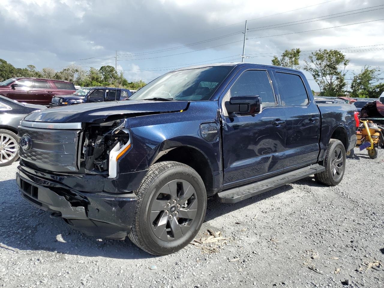 FORD F-150 LIGHTNING PRO