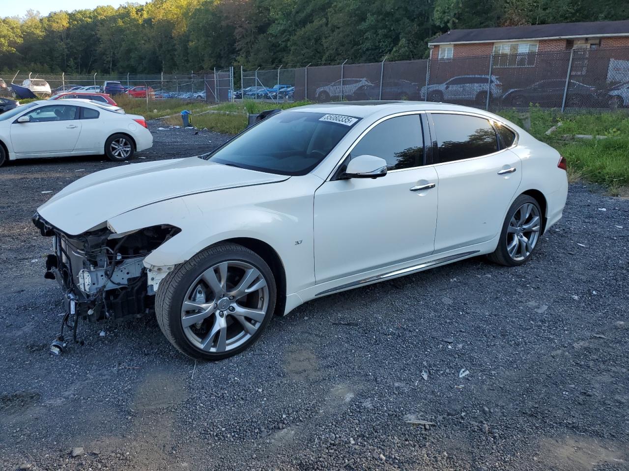 INFINITI Q70 3.7