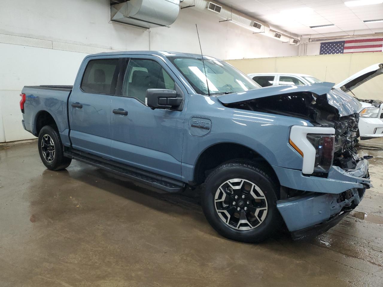 FORD F-150 LIGHTNING PRO