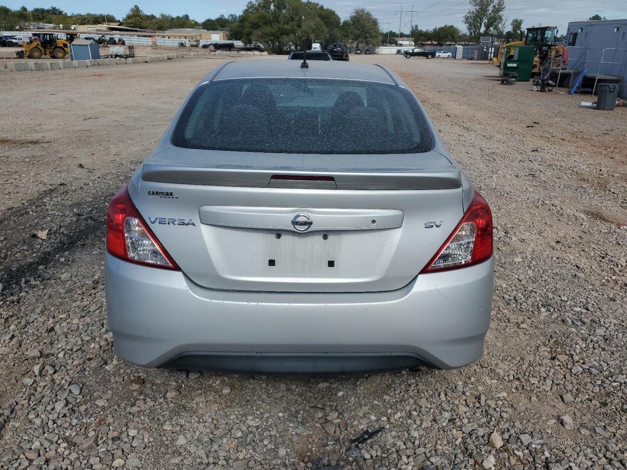 NISSAN VERSA S