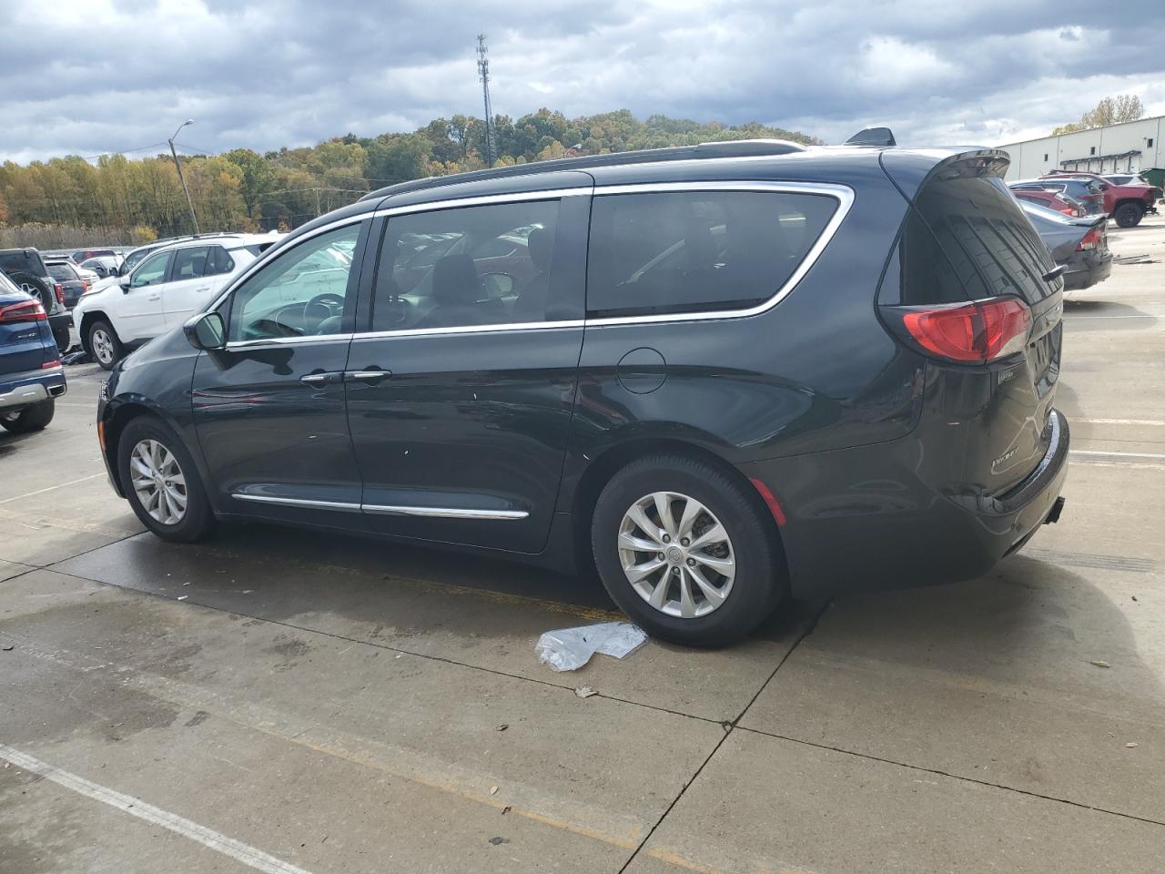 CHRYSLER PACIFICA TOURING L