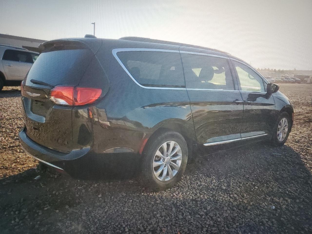 CHRYSLER PACIFICA TOURING L