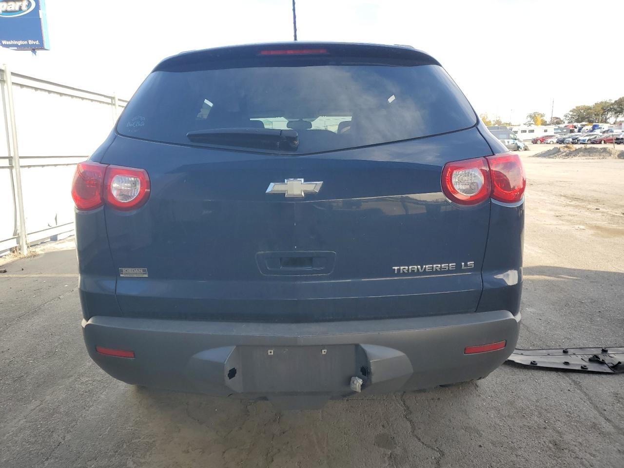 CHEVROLET TRAVERSE LS