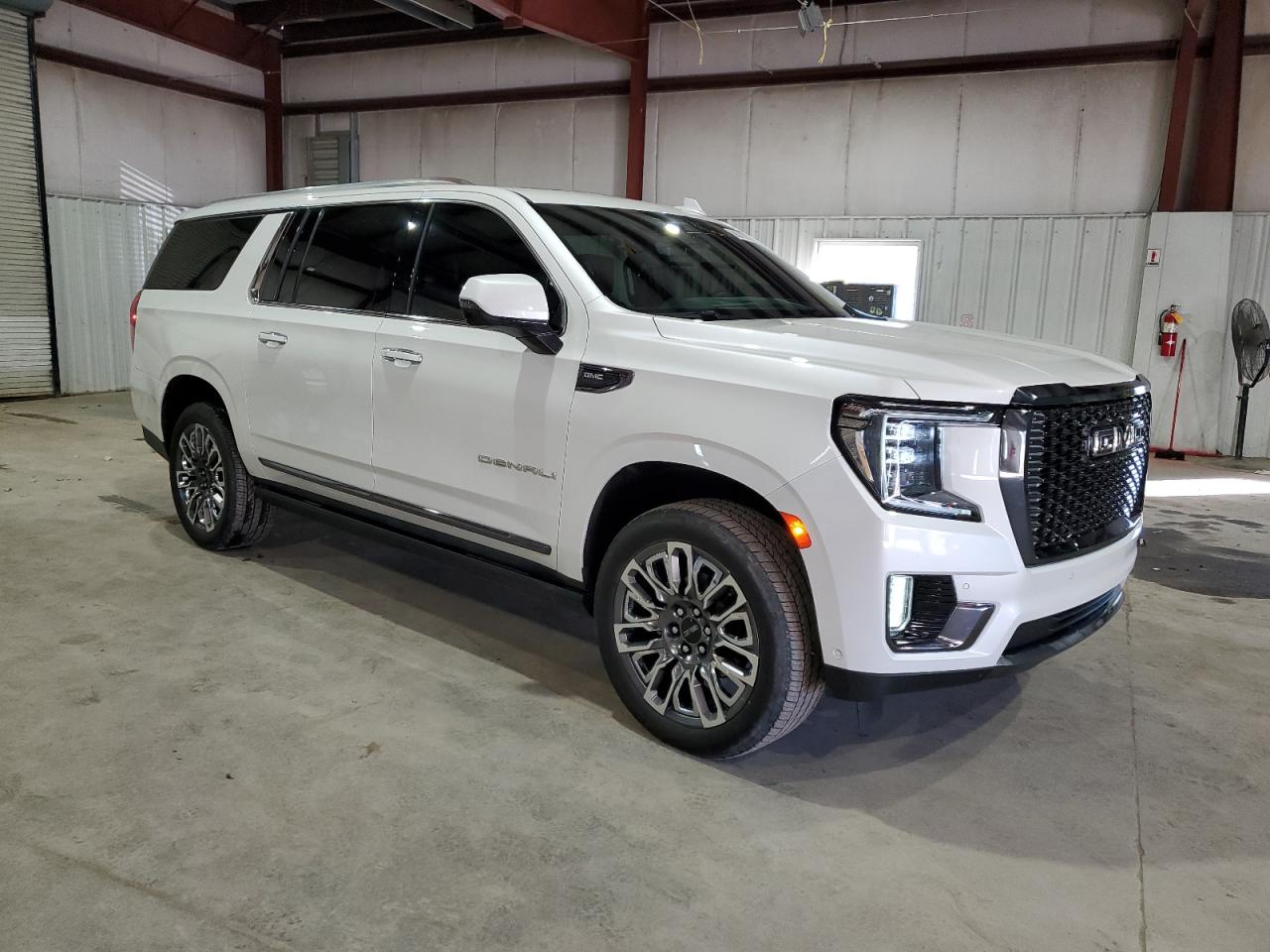 GMC YUKON DENALI ULTIMATE