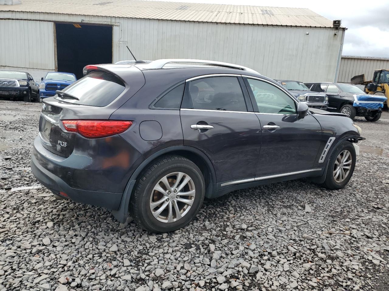 INFINITI FX35