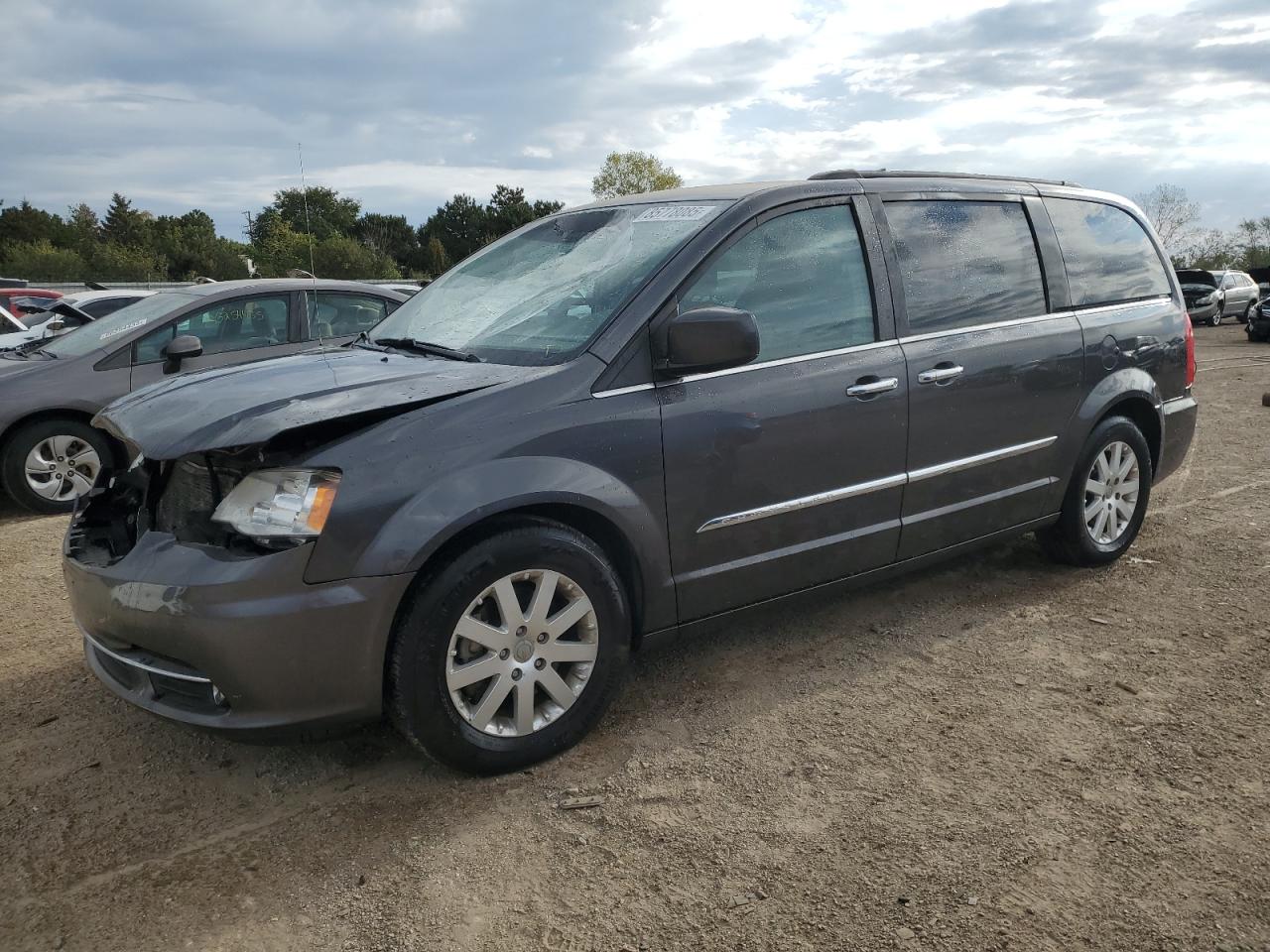 Lot #3297218402 2015 CHRYSLER TOWN & COU
