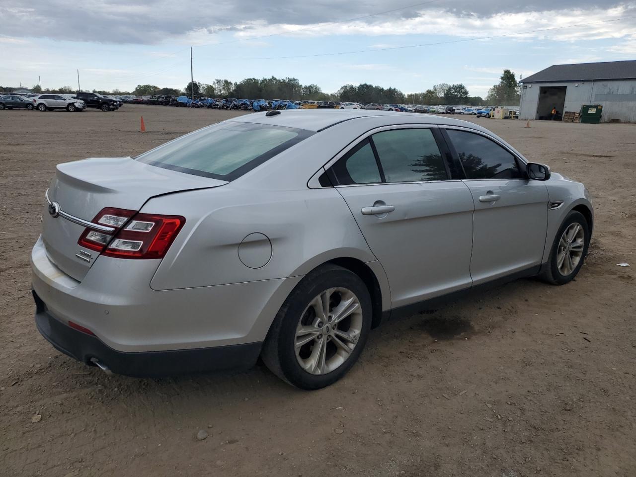 Lot #3302733020 2013 FORD TAURUS SEL