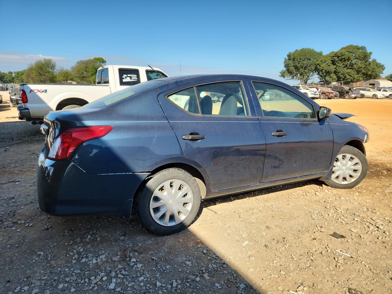 NISSAN VERSA S