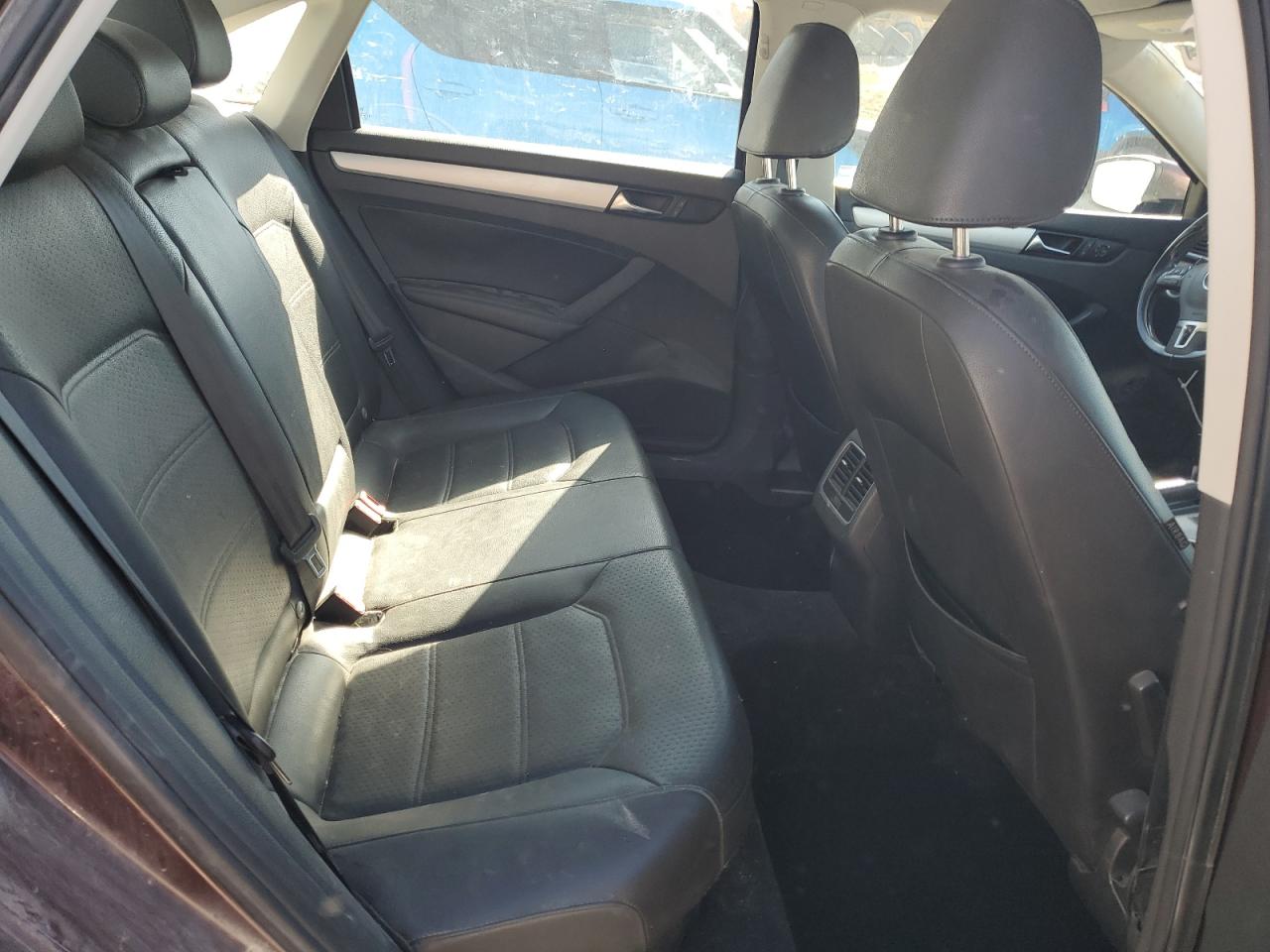 VOLKSWAGEN PASSAT SE