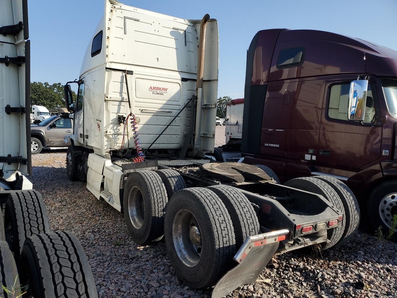 Lot #3285721660 2017 VOLVO VNL