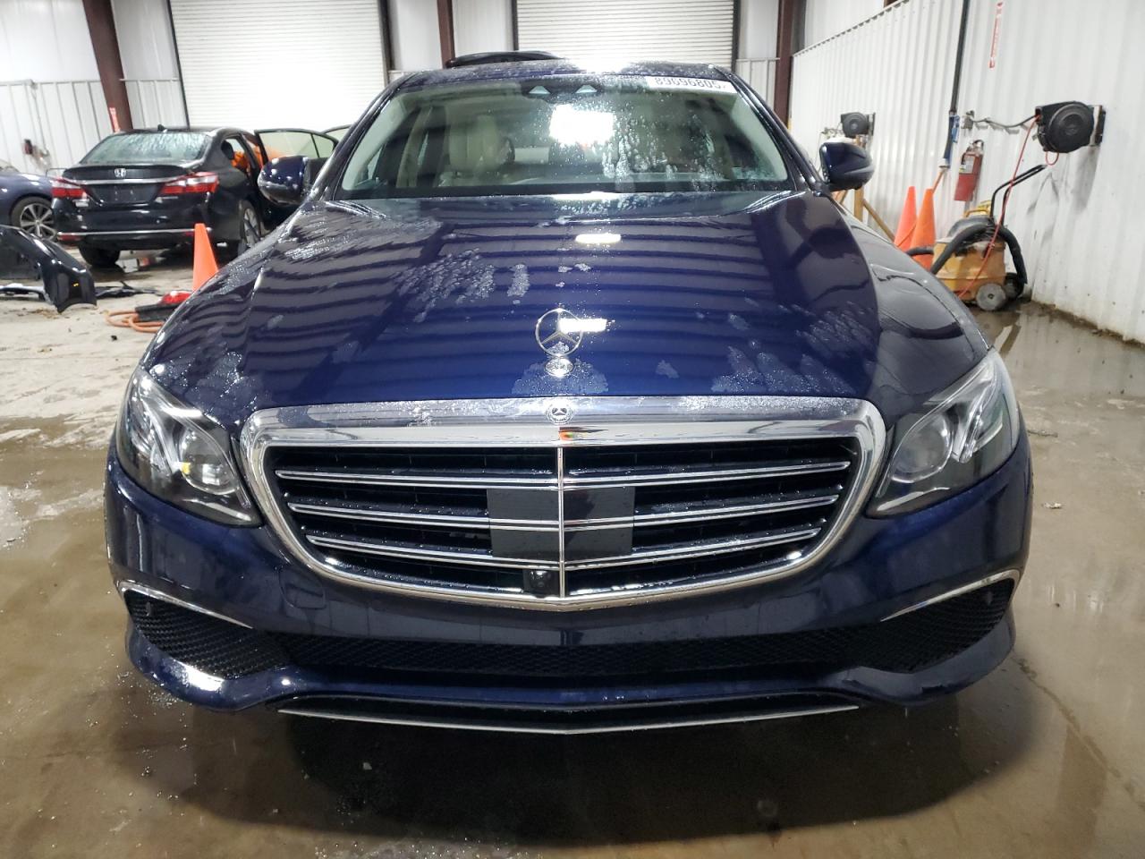 MERCEDES-BENZ E-CLASS 300