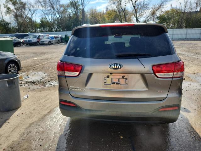 2016 KIA SORENTO LX - 5XYPG4A33GG020127