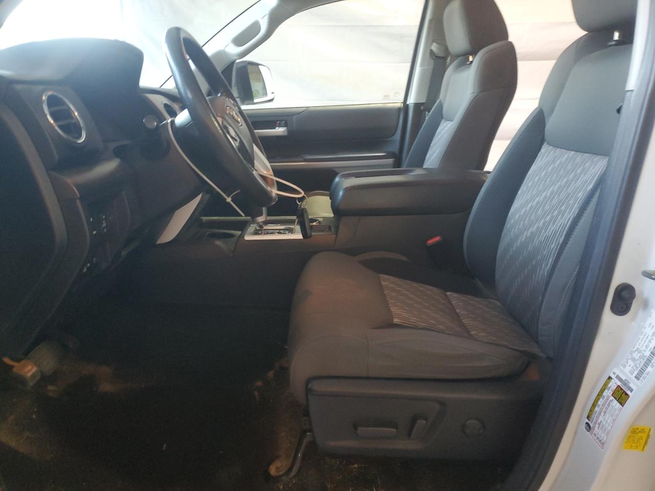 TOYOTA TUNDRA DOUBLE CAB SR