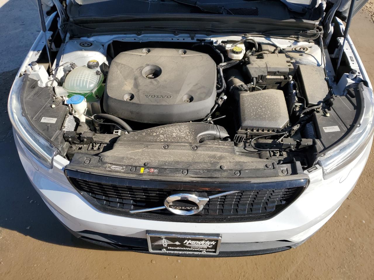 VOLVO XC40 T5 R-DESIGN