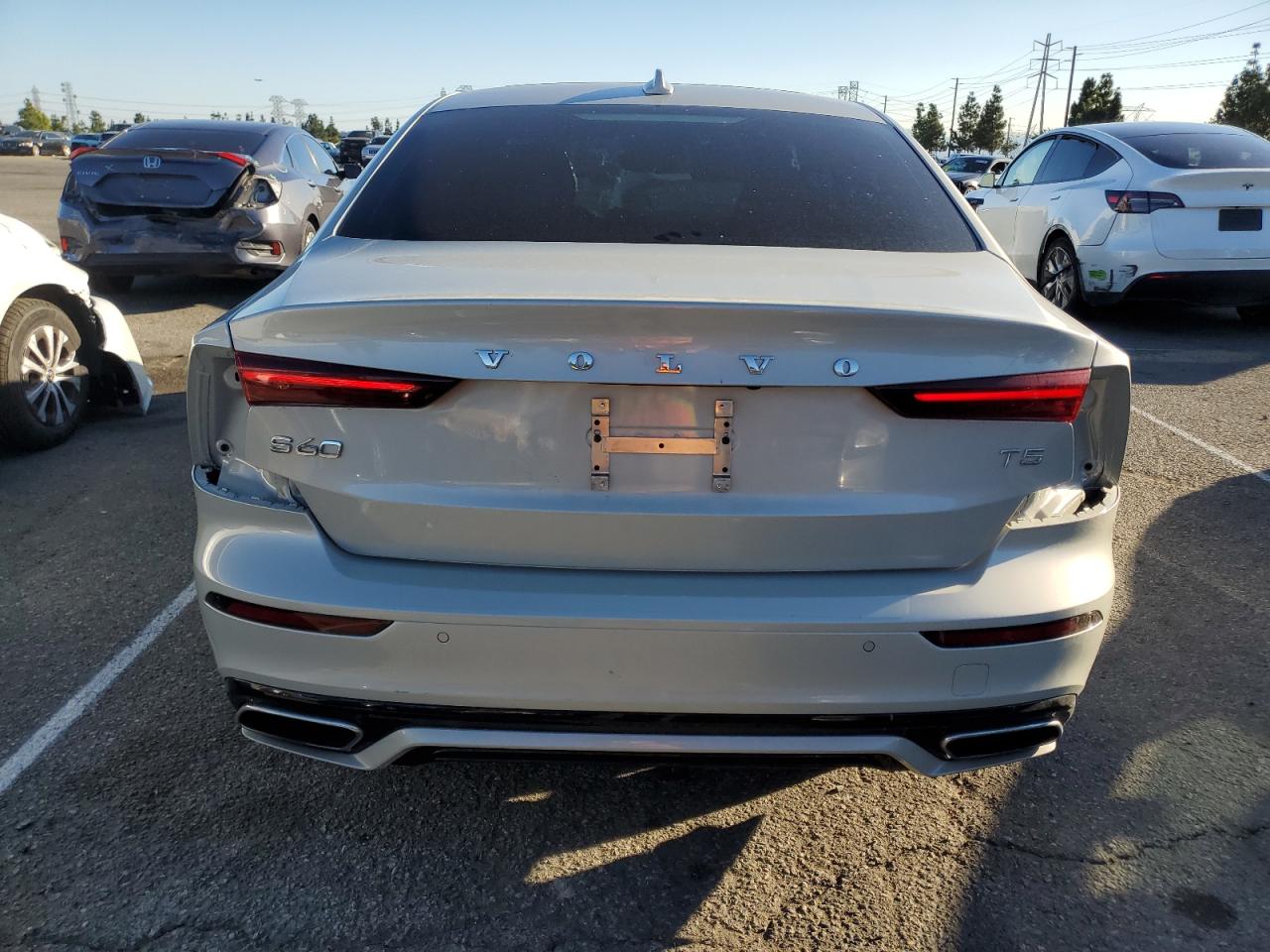 VOLVO S60 T5 R-DESIGN