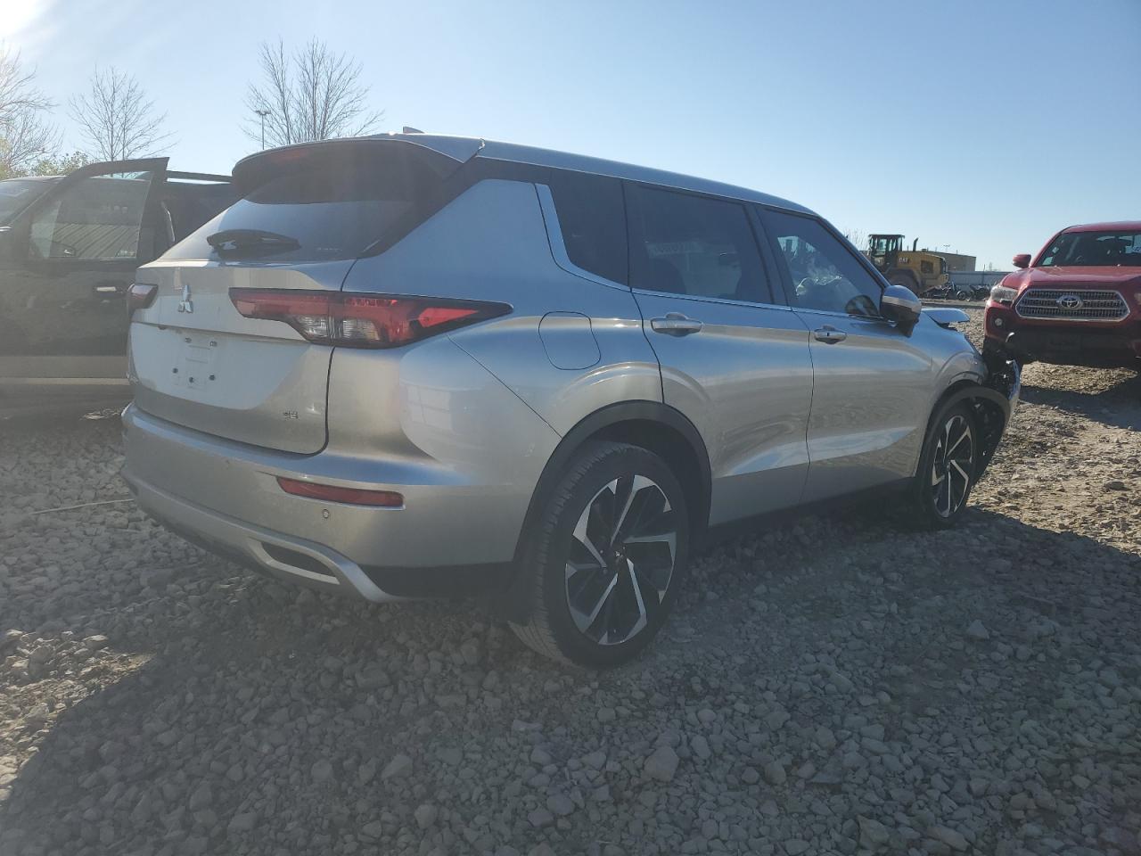 MITSUBISHI OUTLANDER SE