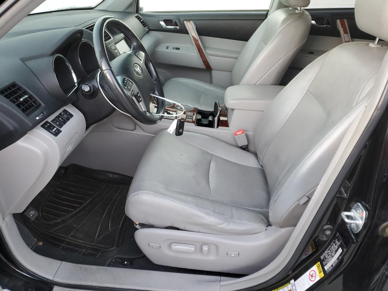 TOYOTA HIGHLANDER LIMITED