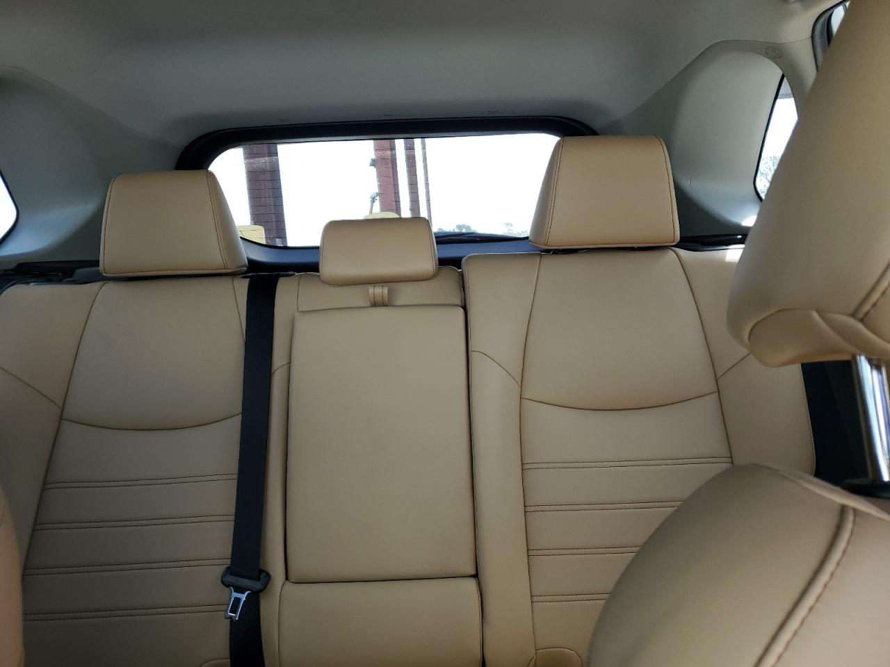 TOYOTA RAV4 XLE PREMIUM