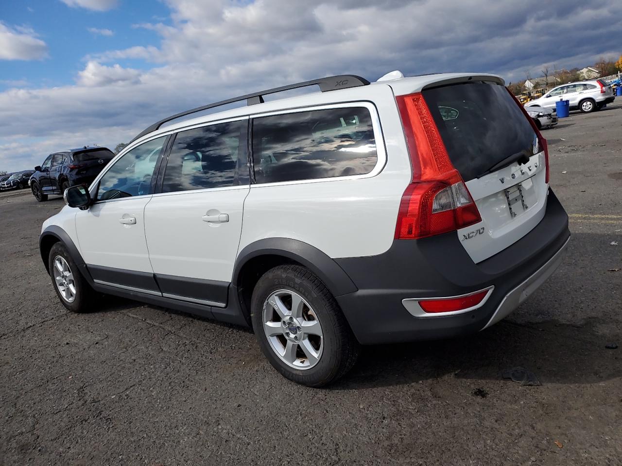 VOLVO XC70 3.2
