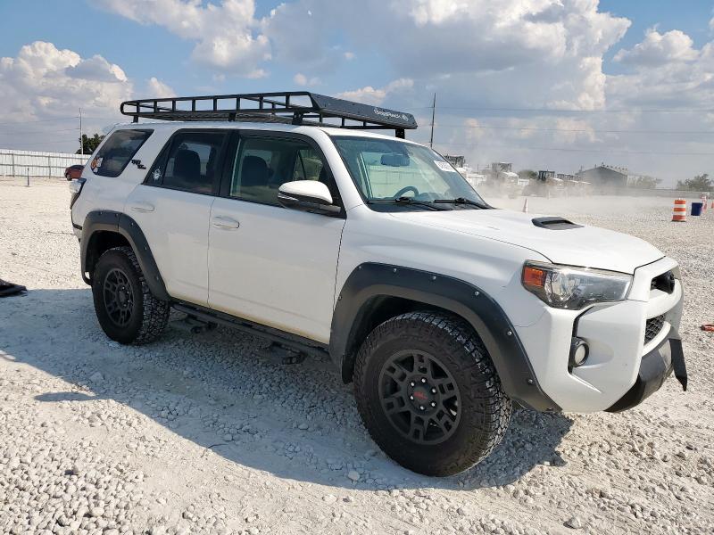 2018 TOYOTA 4RUNNER SR JTEBU5JR9J5530412