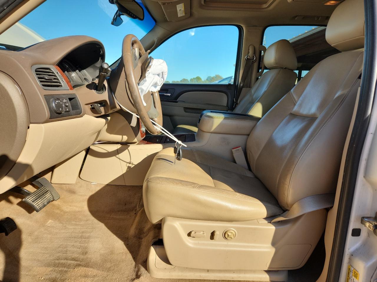 CHEVROLET SUBURBAN C1500 LTZ