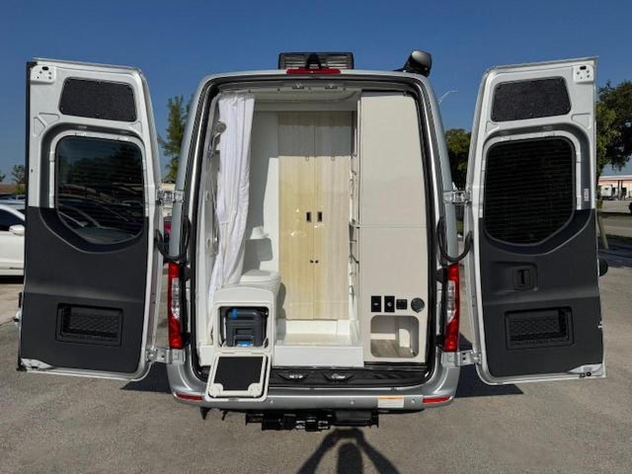 MERCEDES-BENZ SPRINTER 2500