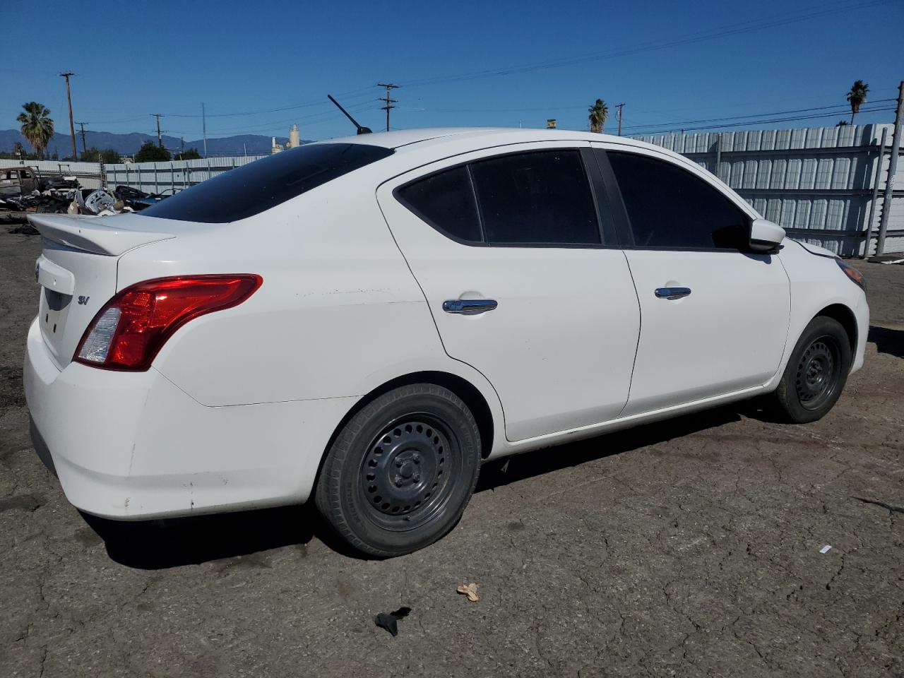NISSAN VERSA S