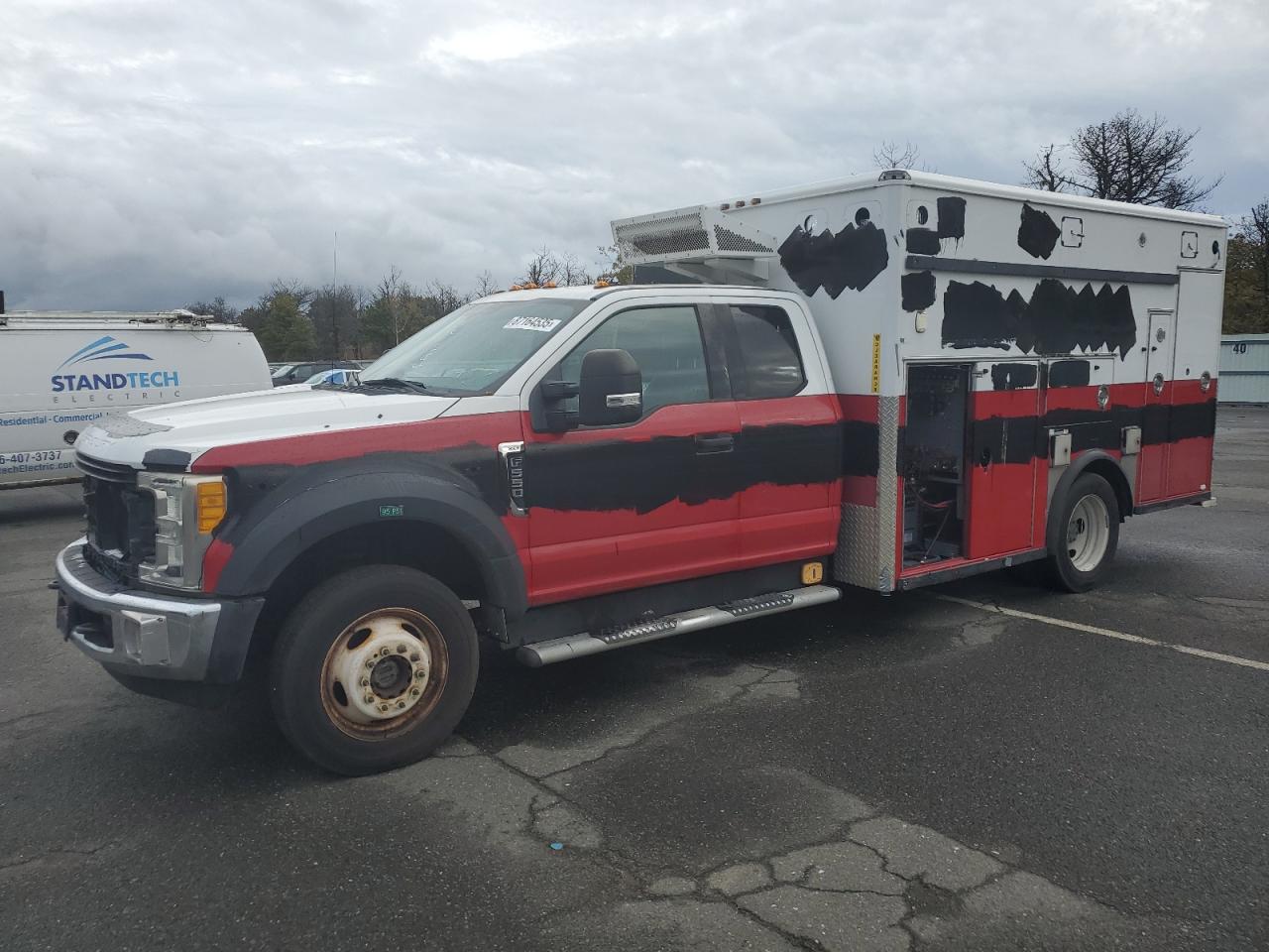 FORD F-550 SUPER DUTY