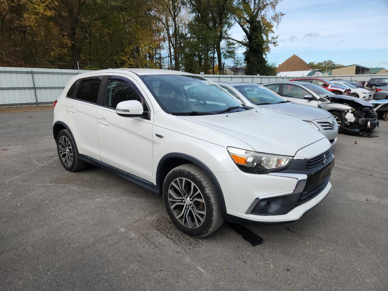 MITSUBISHI OUTLANDER ES