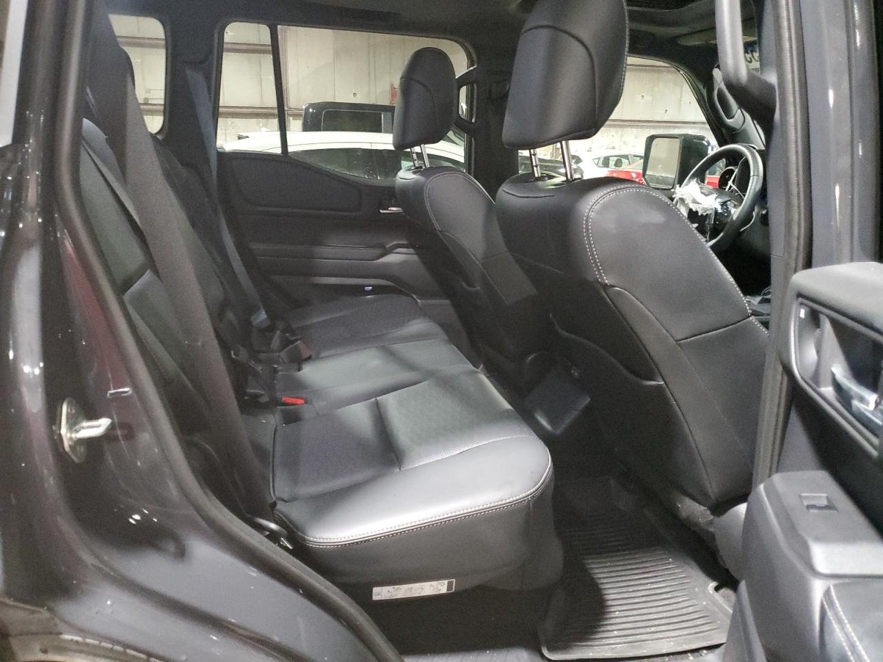 TOYOTA LAND CRUISER BASE