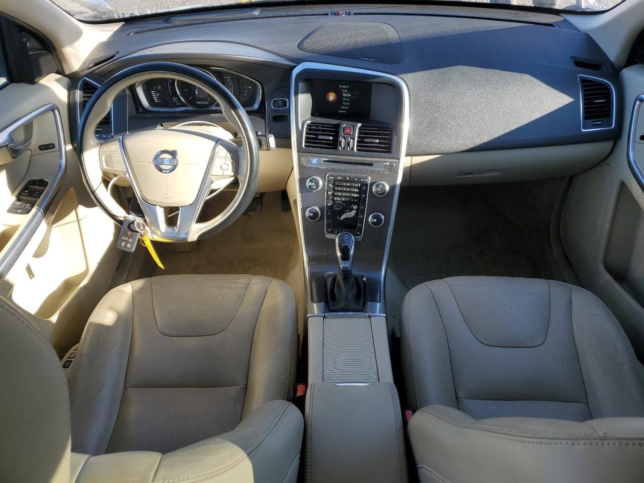 VOLVO XC60 T5 PLATINUM