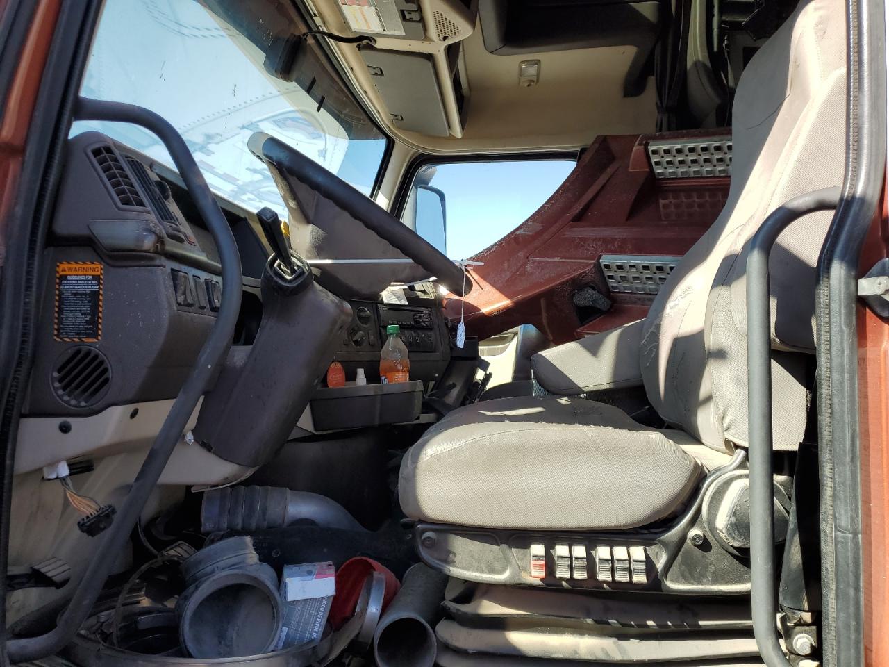 Lot #3284604361 2018 VOLVO VNL